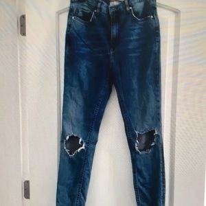 Free people busted knee jeans size 30 distressed